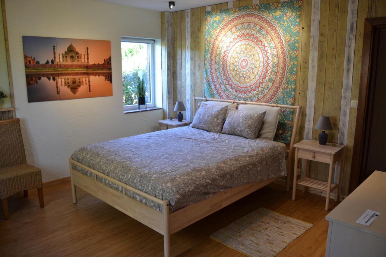 En Chapoisie Bed & Breakfast Ciney Exterior foto